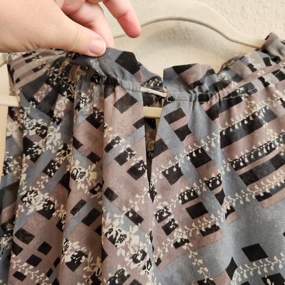 CAbi #3451 Graphic Trellis Sleeveless Top Style Size Small - Picture 5 of 12